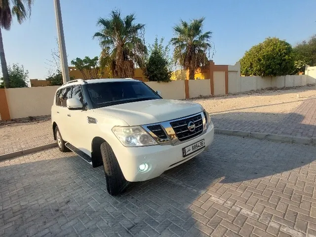 صورة 2013 نيسان باترول SE