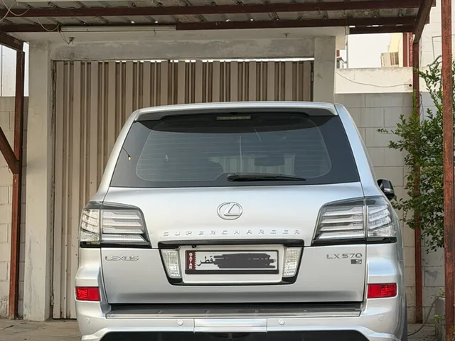 صورة 2010 لكزس LX 570