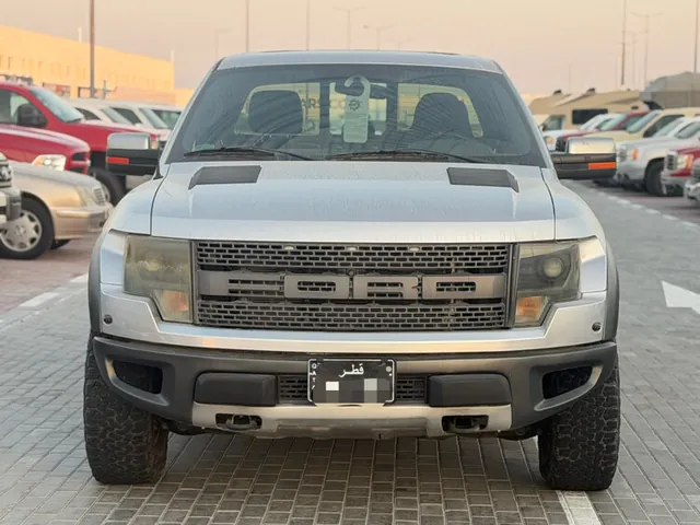 صورة 2014 فورد F-150 SVT رابتر