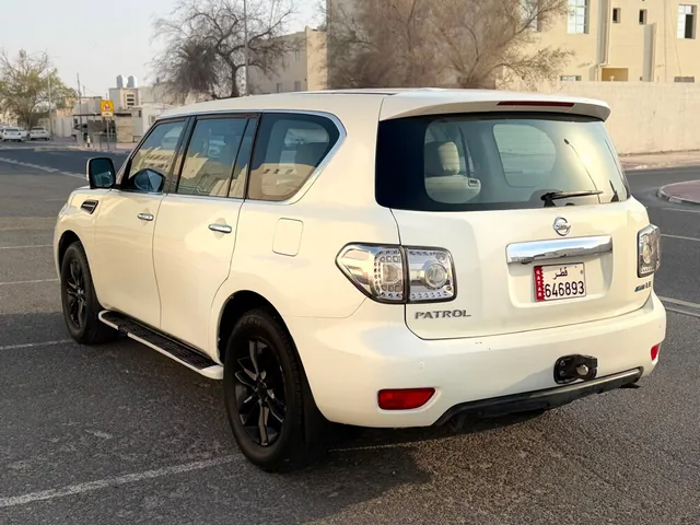 Photo of 2010 Nissan Patrol LE