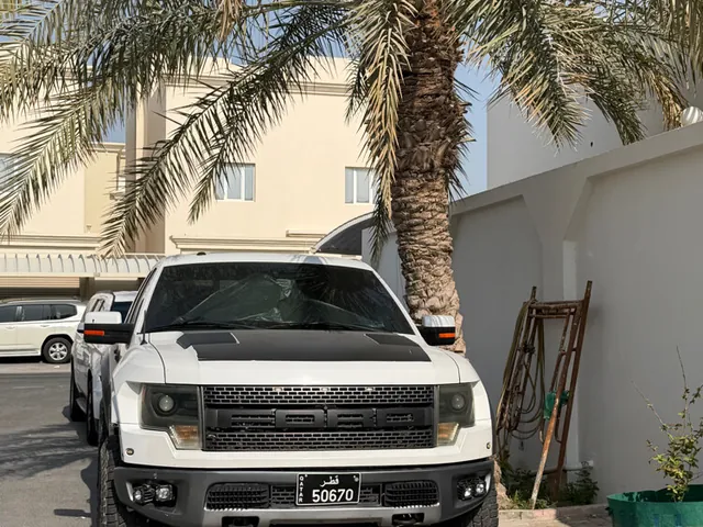 صورة 2013 فورد F-150 SVT رابتر