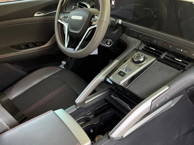 Photo of 2025 Maxus D90