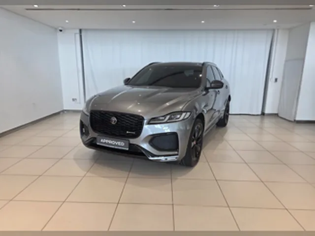 صورة 2023 جاكوار F-Pace آر-سبورت
