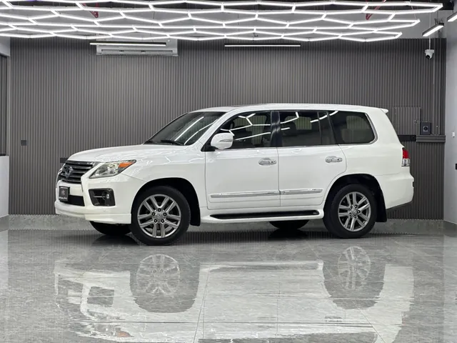 Photo of 2014 Lexus LX 450