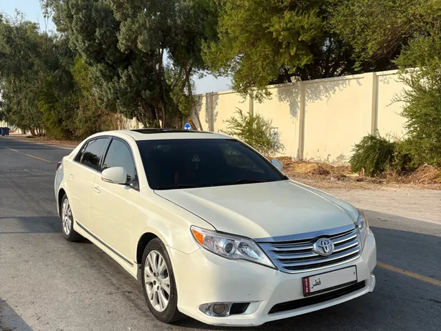 Photo of 2012 Toyota Avalon XLE