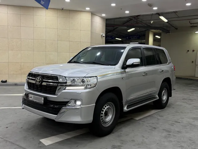 صورة 2018 تويوتا لاند كروزر VXR