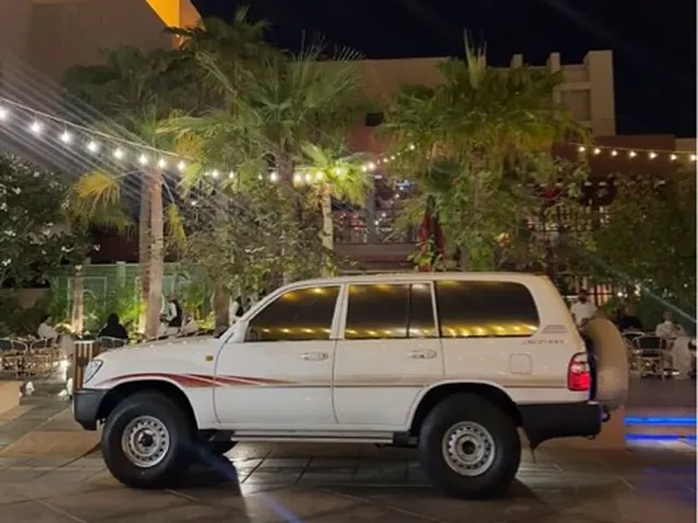 Photo of 2004 Toyota Land Cruiser GX