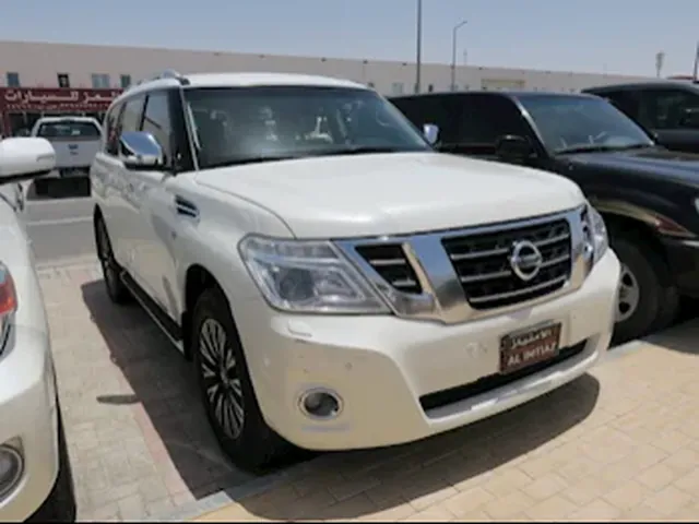 صورة 2015 نيسان باترول بلاتينيوم