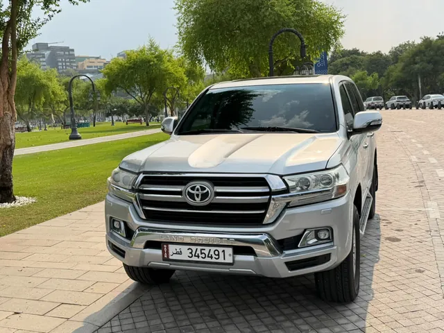 صورة 2019 تويوتا لاند كروزر GXR