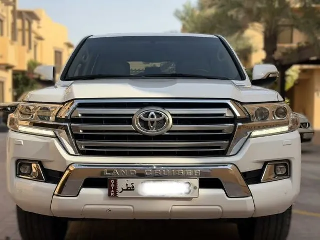 صورة 2016 تويوتا لاند كروزر GXR