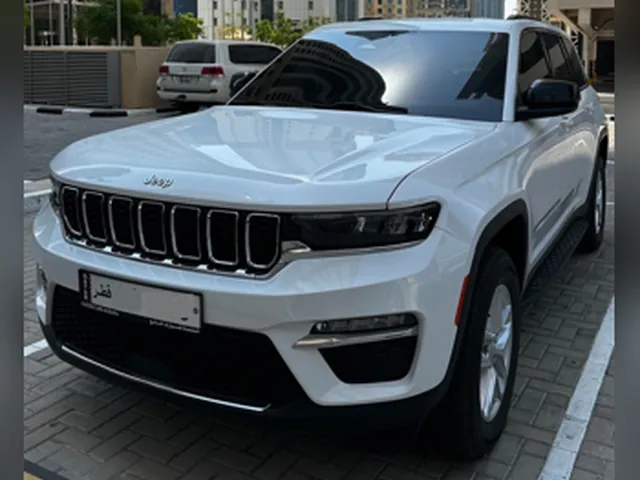 Photo of 2025 Jeep Grand Cherokee Laredo