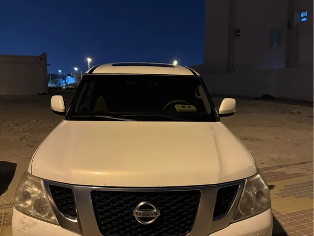 صورة 2013 نيسان باترول SE