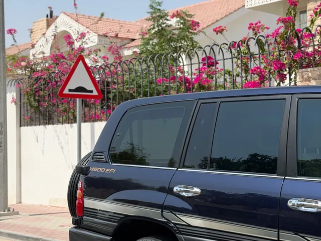 Photo of 2001 Toyota Land Cruiser GXR
