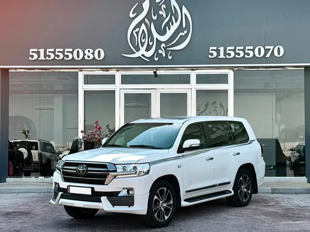 صورة 2020 تويوتا لاند كروزر VXR