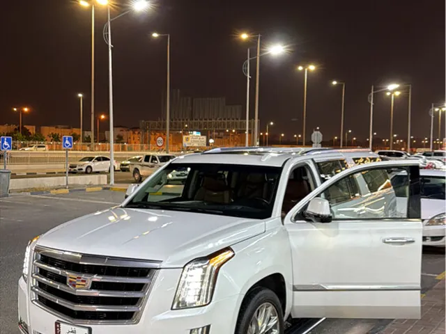 صورة 2019 كاديلاك إسكاليد بلاتينيوم