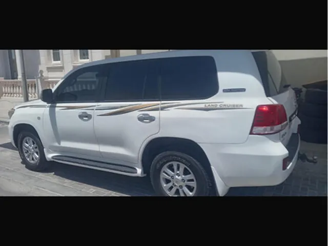 Photo of 2011 Toyota Land Cruiser G