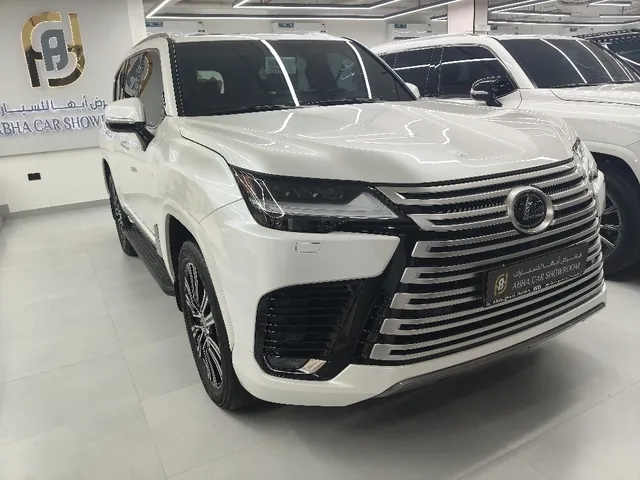صورة 2024 لكزس LX 600 لكجري