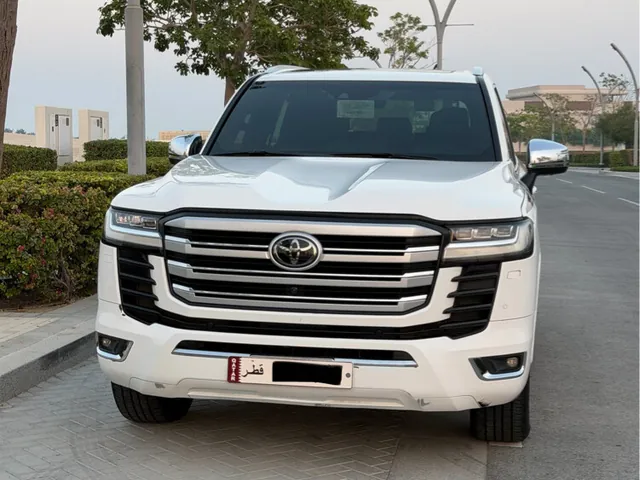 صورة 2022 تويوتا لاند كروزر VXR