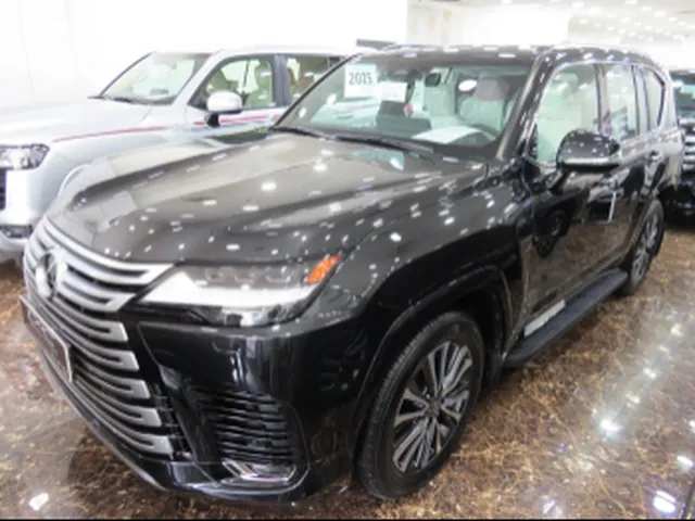 صورة 2025 لكزس LX 600 لكجري