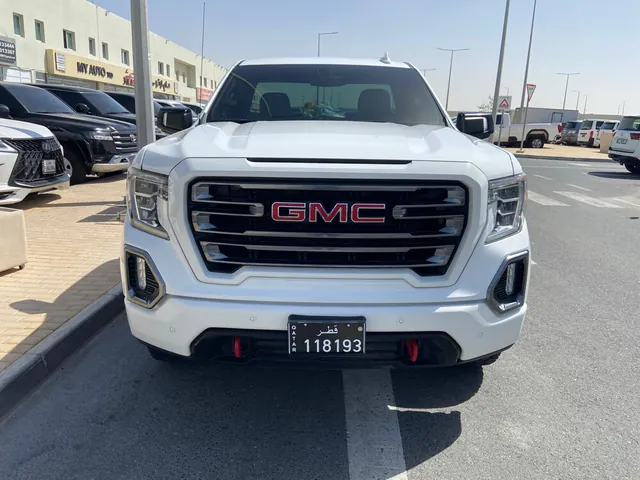 صورة 2021 جي إم سي سييرا 1500 AT4