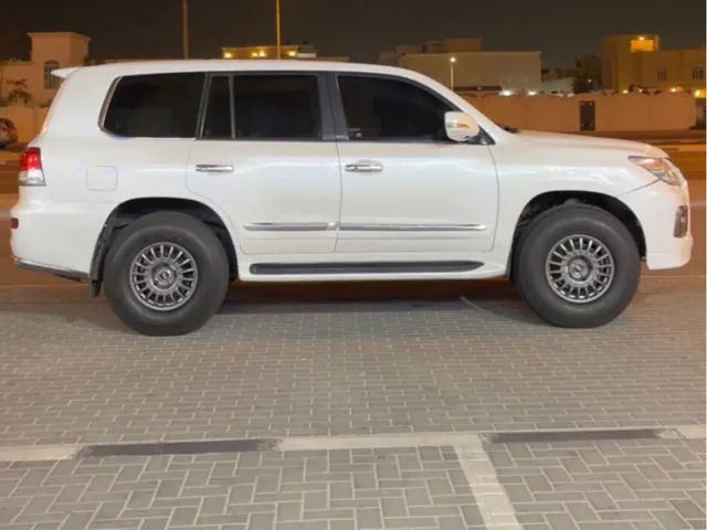 Photo of 2011 Lexus LX 600