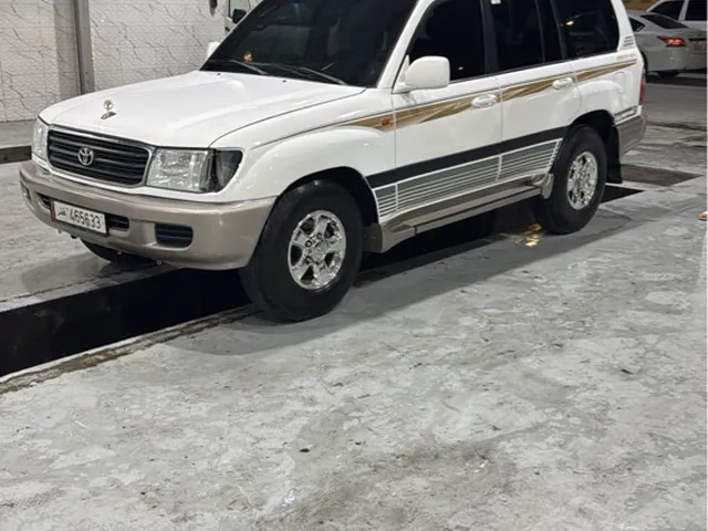 Photo of 2001 Toyota Land Cruiser GXR