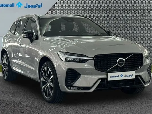 صورة 2023 فولفو XC60