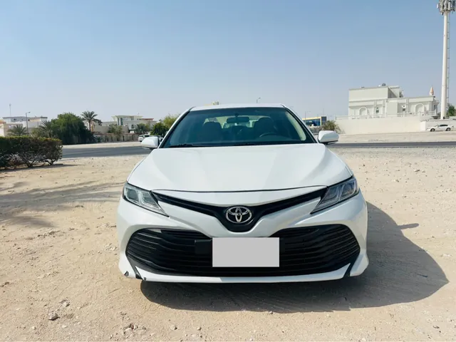 صورة 2019 تويوتا كامري LE