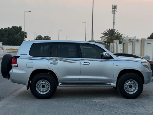 Photo of 2011 Toyota Land Cruiser GXR