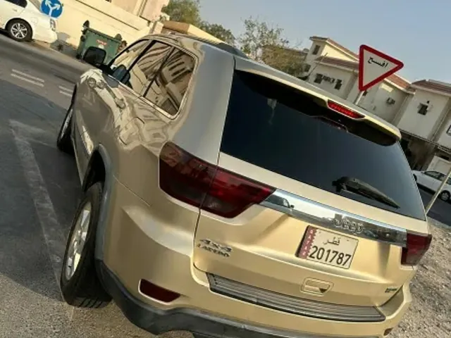 صورة 2011 جيب جراند شيروكي ليميتد