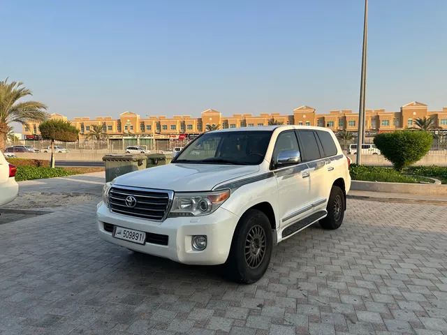 Photo of 2013 Toyota Land Cruiser GXR
