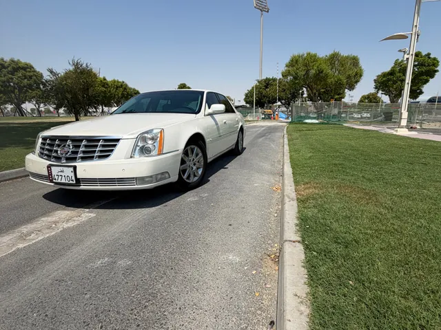 صورة 2011 كاديلاك DTS
