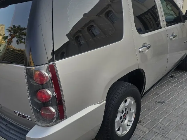 صورة 2007 جي إم سي يوكون دينالي