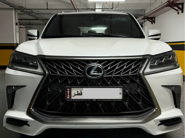 صورة 2020 لكزس LX 570 بلاك ايديشن