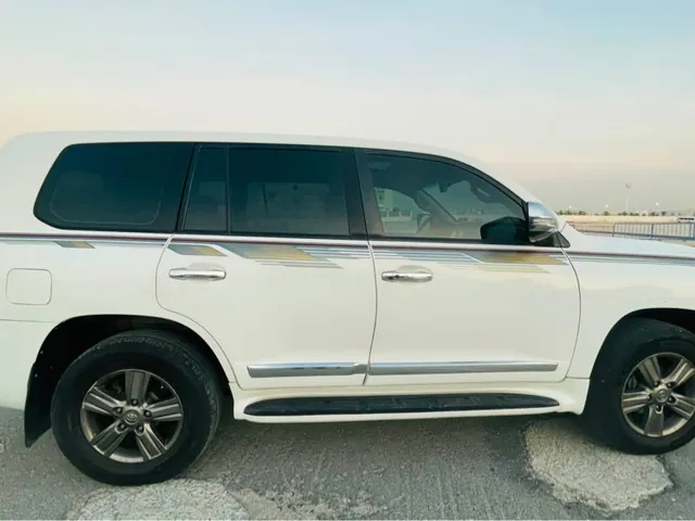 Photo of 2014 Toyota Land Cruiser GXR