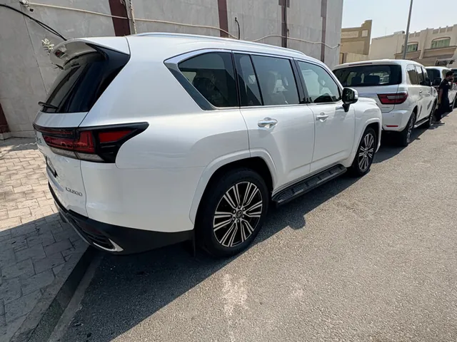 Photo of 2024 Lexus LX 600