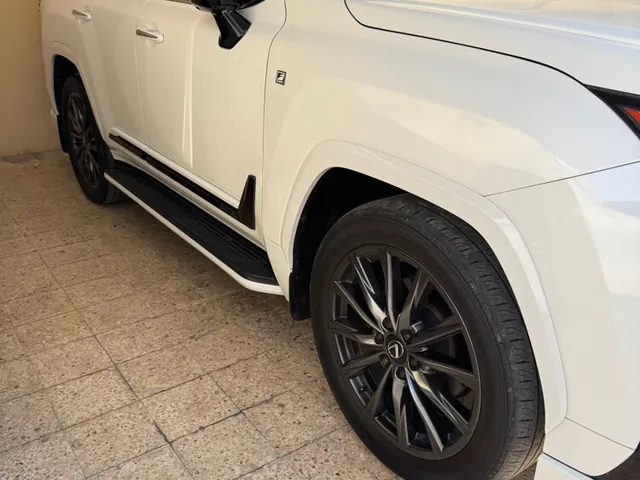 Photo of 2024 Lexus LX 600