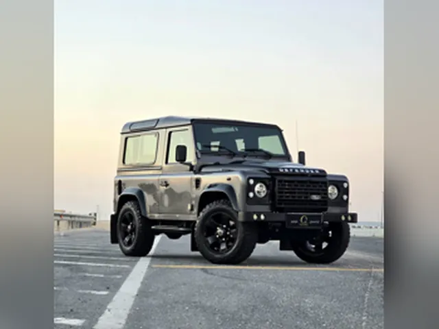 Photo of 2016 Land Rover Defender 90