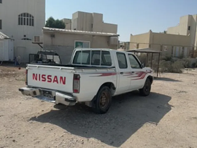 Photo of 2005 Nissan Pickup