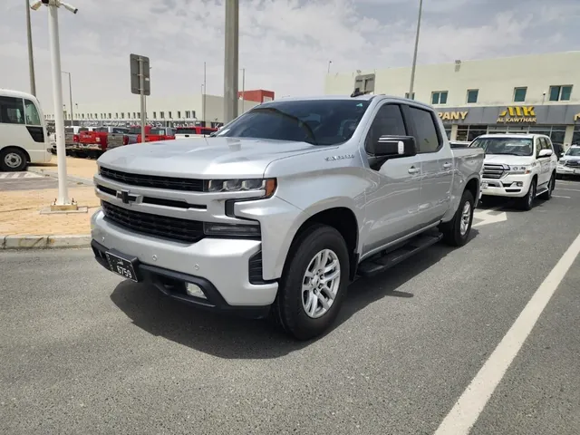 صورة 2021 شيفروليه سيلفرادو RST