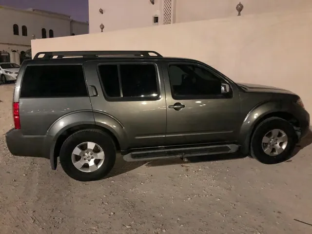 صورة 2009 نيسان باثفايندر SE