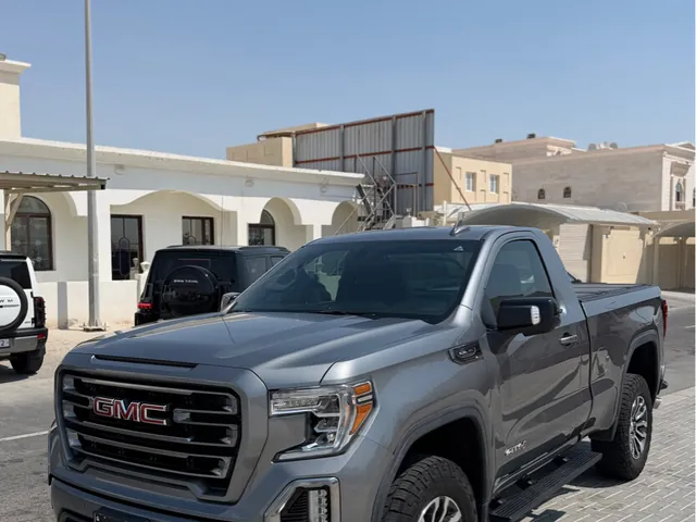صورة 2021 جي إم سي سييرا 1500 AT4X