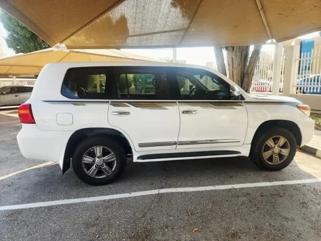 Photo of 2014 Toyota Land Cruiser GXR