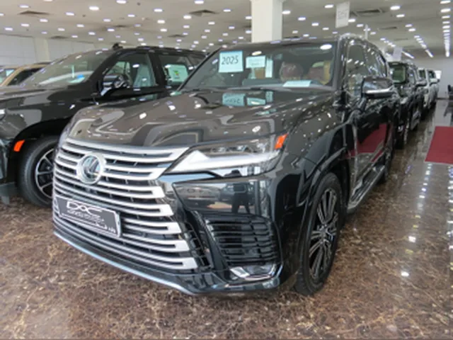 صورة 2025 لكزس LX 600 لكجري