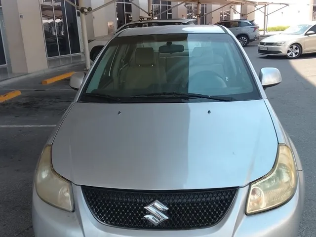 صورة 2010 سوزوكي SX4