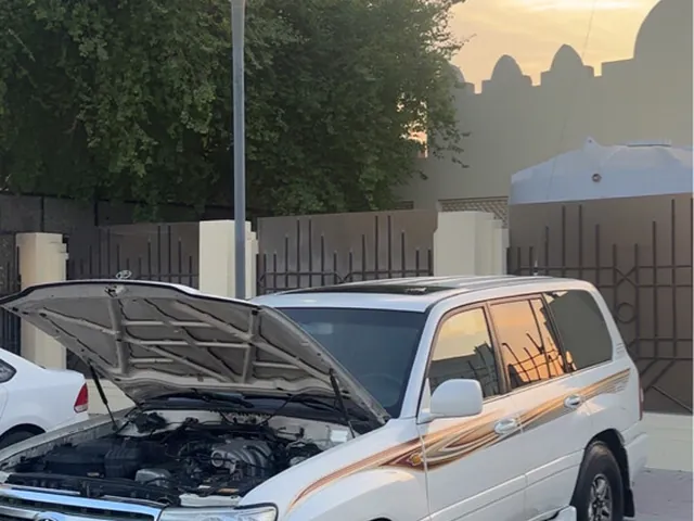Photo of 2002 Toyota Land Cruiser GXR
