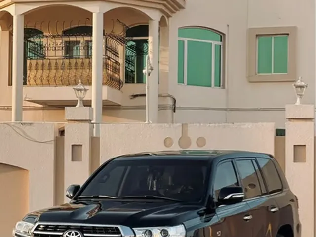 صورة 2020 تويوتا لاند كروزر VXR جراند تورينج S