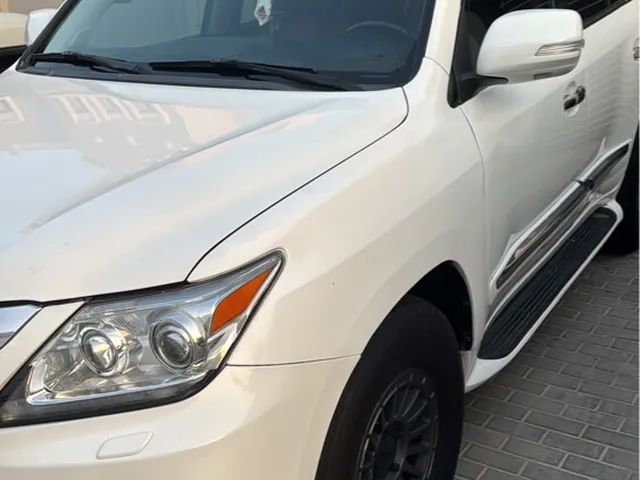Photo of 2011 Lexus LX 570