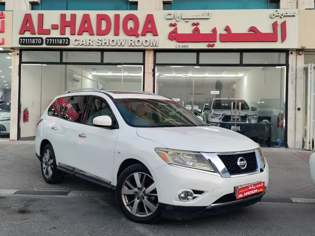 Photo of 2013 Nissan Pathfinder SV