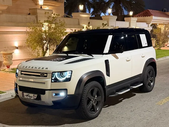صورة 2022 لاند روفر ديفندر 110 SE